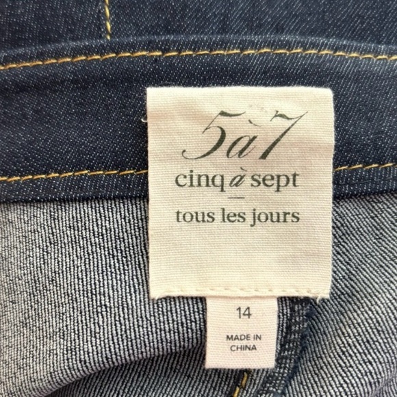 Designer cropped  jeans. Size 14. - Picture 6 of 6